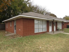 Building Photo - 607 Hoover St