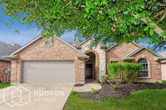 Foto principal - NOW AVAILABLE! - 2033 Chisolm Trl, Forney,...