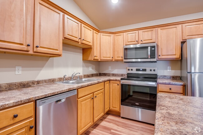 2BR, 2BA - 1,150SF - Kitchen - East Mason Apartments