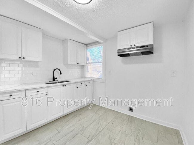 Foto del edificio - 4802 Locust Ave