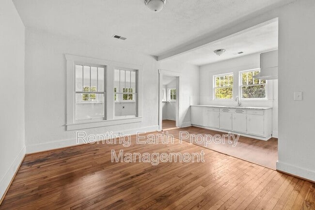 Building Photo - 1625 51st St Ensley