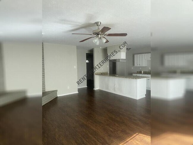 Foto del edificio - 7124 Nutmeg Ln