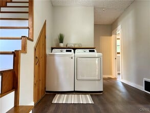 Building Photo - 37 White St