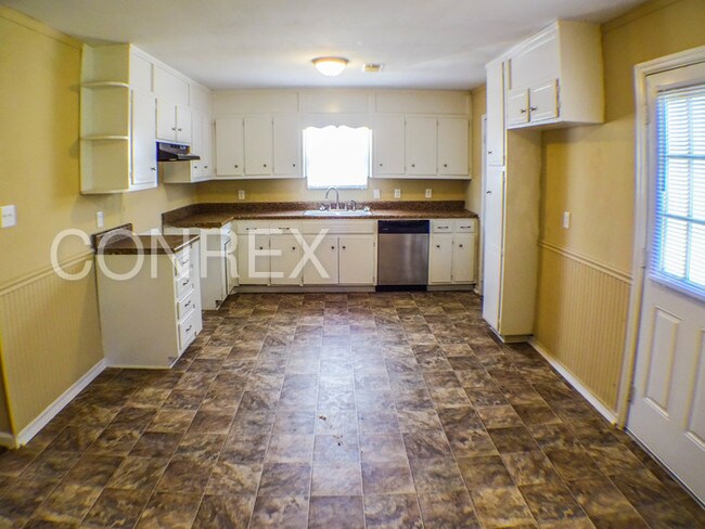 Building Photo - 1240 Birchwood St