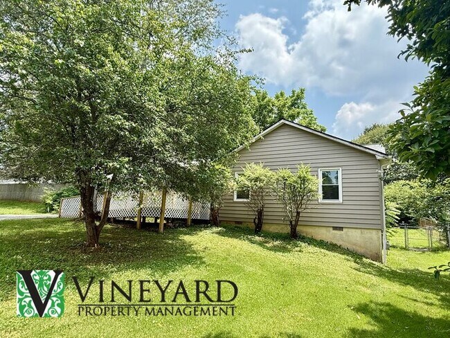 Building Photo - 1194 Broward Dr