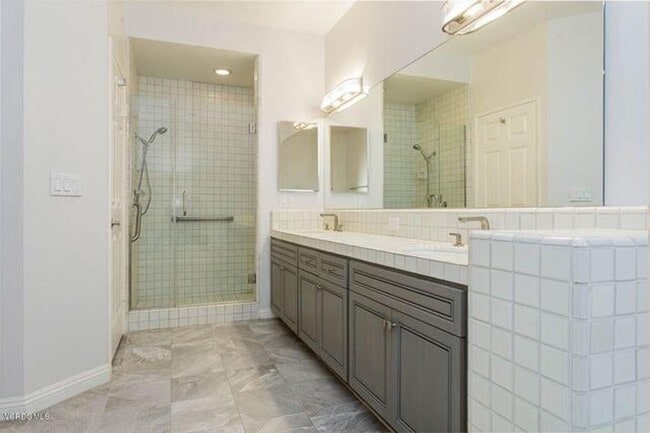 Building Photo - Marina del Rey Resort Style Living