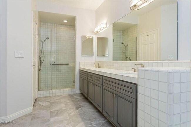 Building Photo - Marina del Rey Resort Style Living