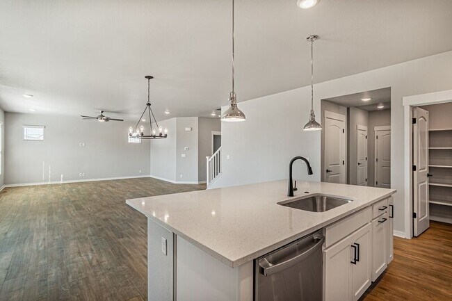 Foto del edificio - 5720 Slate River Pl