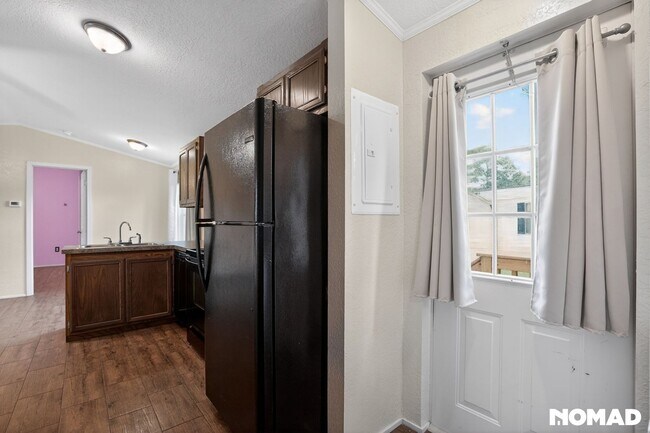 Foto del edificio - 4206 Pine Ln
