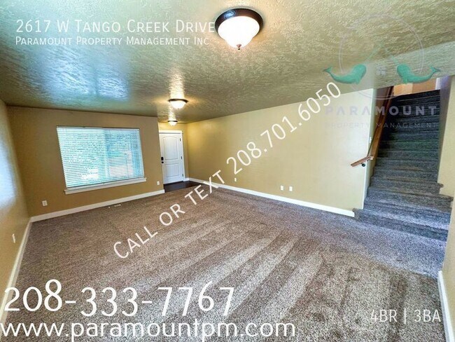 Building Photo - Close to community pool! 4 bedroom home in...