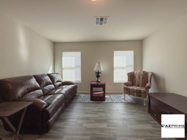 Building Photo - Imagine Cming Hme to This Stunning, New, Partially Furnished 4/2 gem in the Highly Sought-after Park