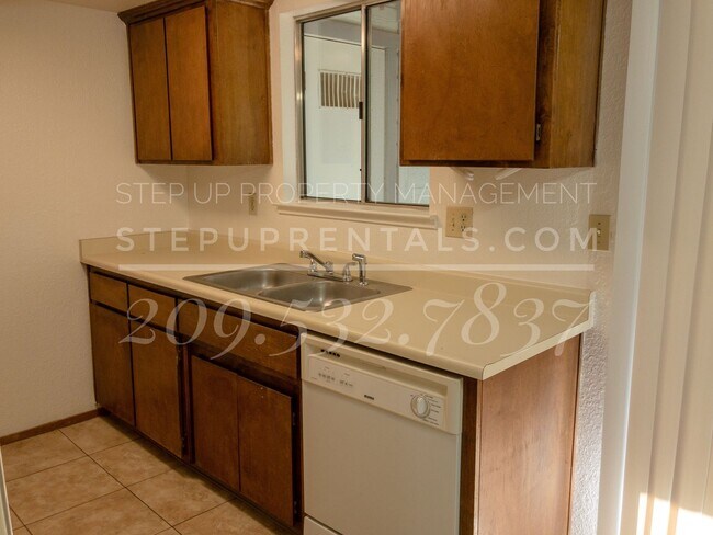 Building Photo - 10469 10th St