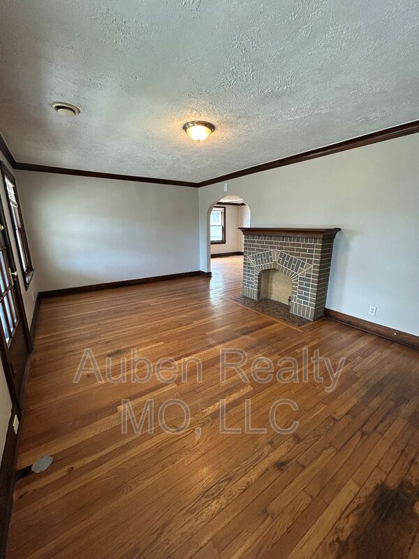 Building Photo - 5432 Harrison St