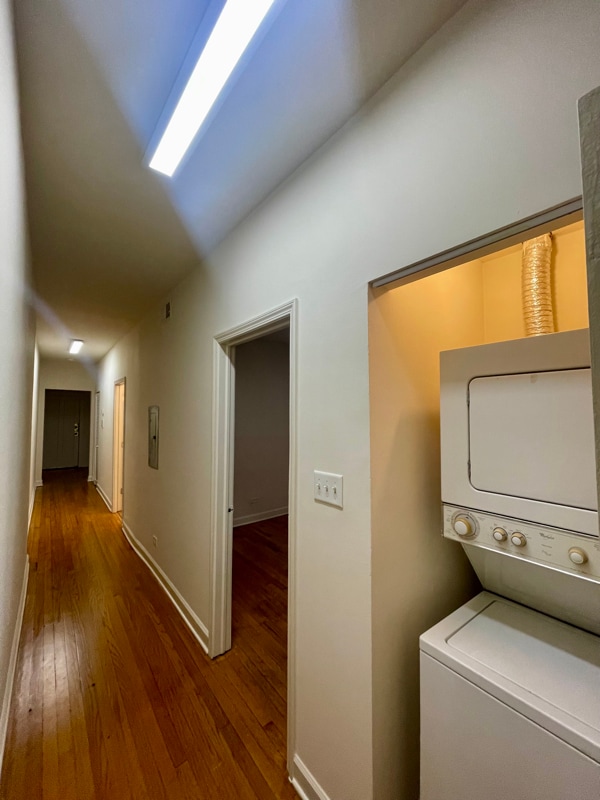 Building Photo - 3549 W Dickens Ave