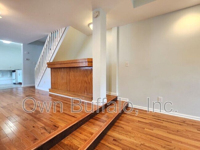 Foto del edificio - 742 Plymouth Ave