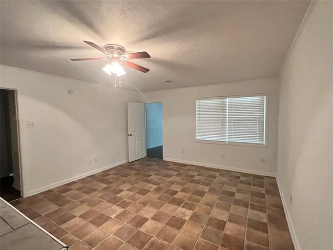 Building Photo - 1307 Dwinnell St