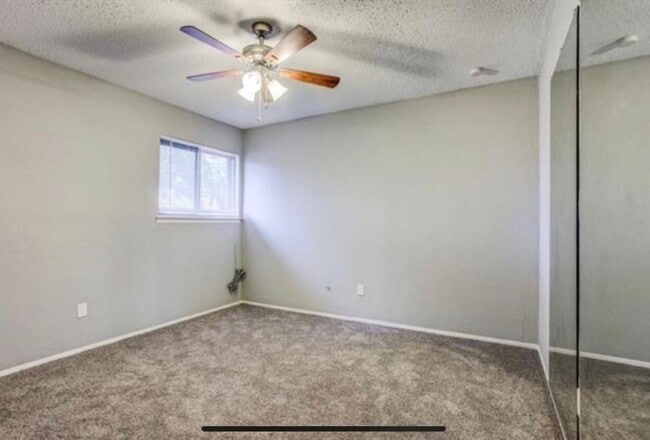 Building Photo - 735 Baruna Cir