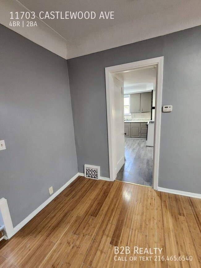 Foto del edificio - 11703 Castlewood Ave