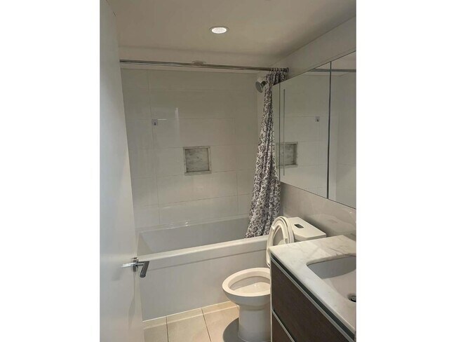 Photo du bâtiment - 13398-13104 104 Ave