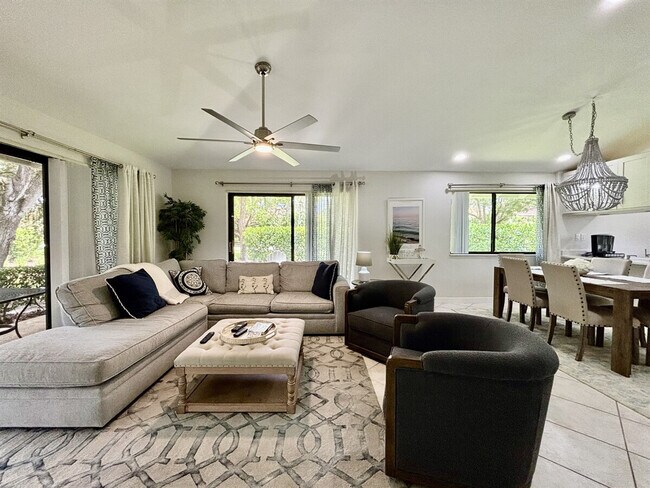 Foto del edificio - 216 Club Dr