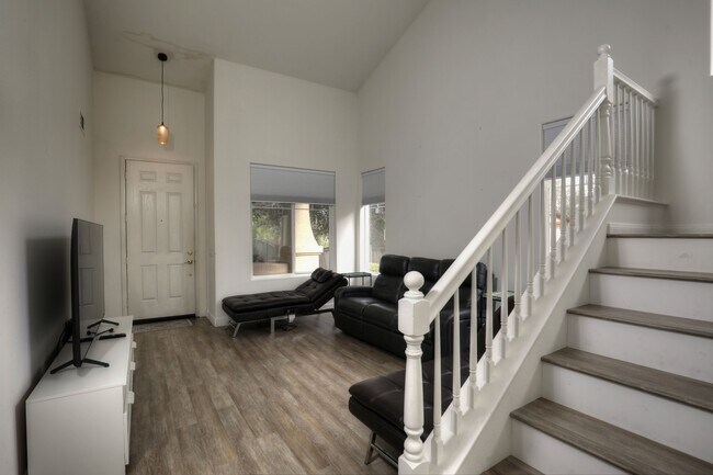 Foto del edificio - 543 Fireside Ln