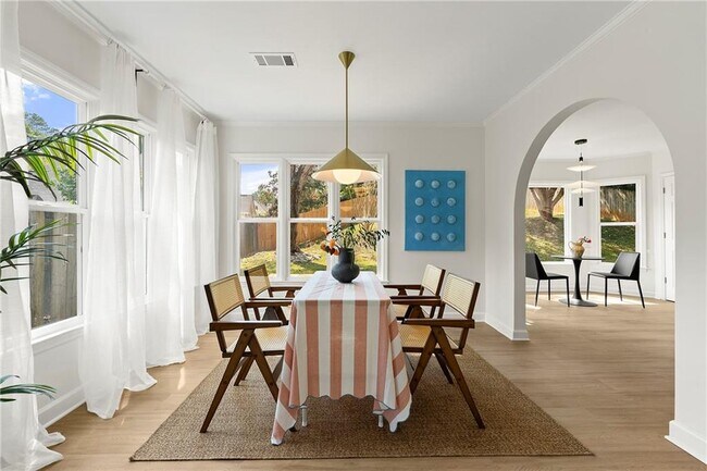 Foto del edificio - 1414 Justin Dr