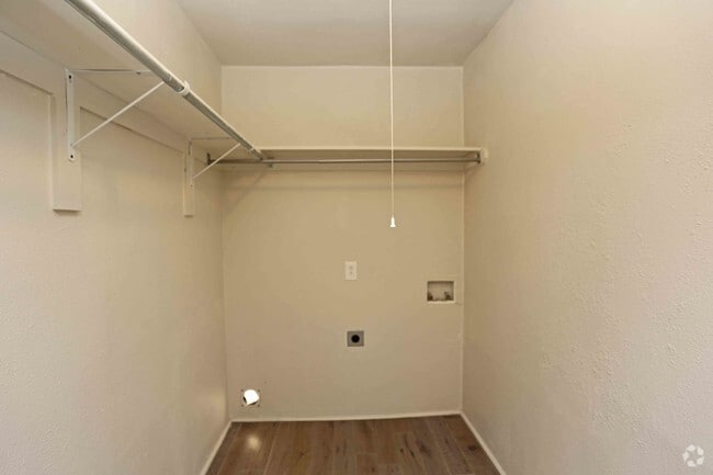 2HAB, 2BA - N.° 206 - ARMARIO/CONEXIONES PARA LAVADORA - Green House