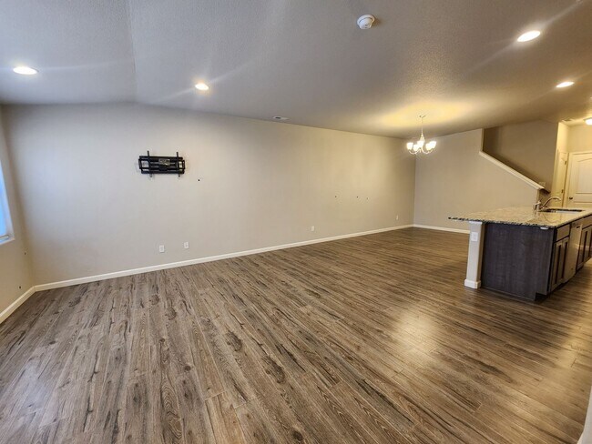 Building Photo - Beautiful 3/3/3 Home Near Fort Carson !!!