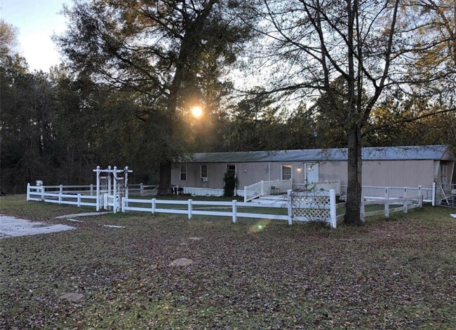 Building Photo - 16581 Interstate 45 N