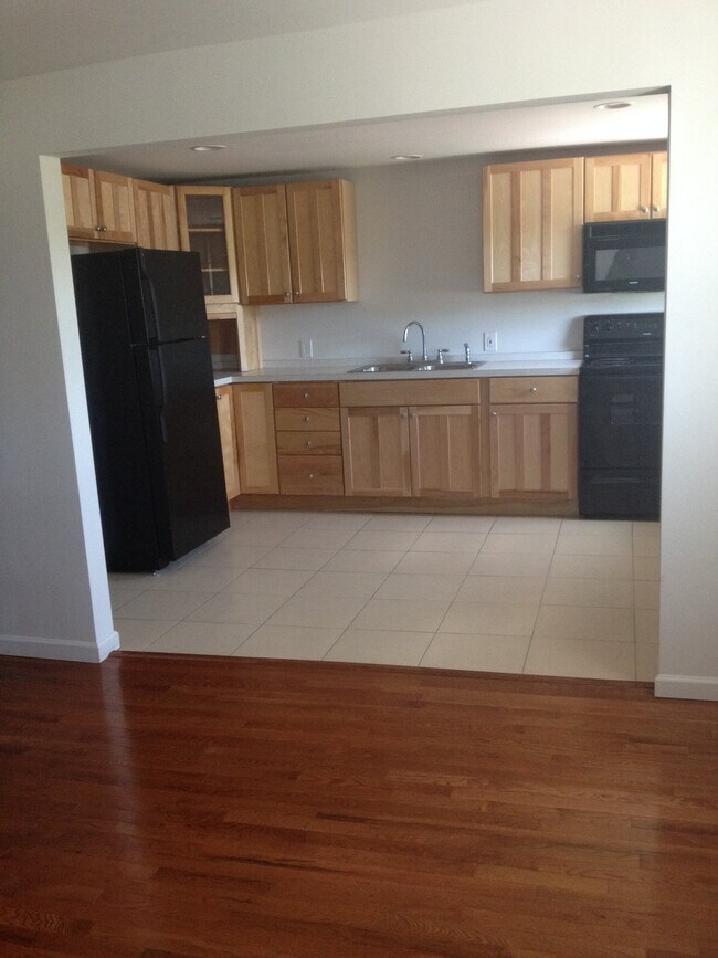 Foto del edificio - 6521 Middleport Rd