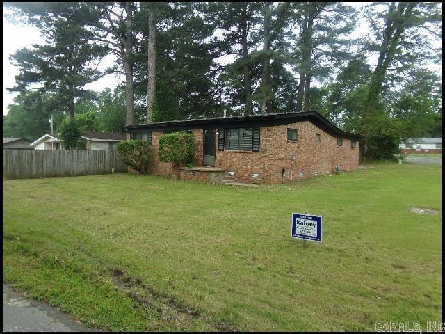 Building Photo - 2502 N Lakeview