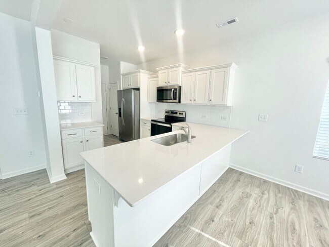 Foto del edificio - 3 br Paired Home minutes from I-77 and I-40 READY MARCH 24TH