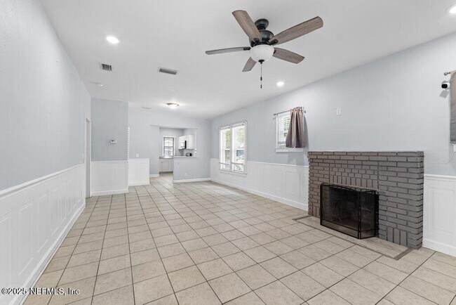 Foto del edificio - 4537 Springfield Blvd