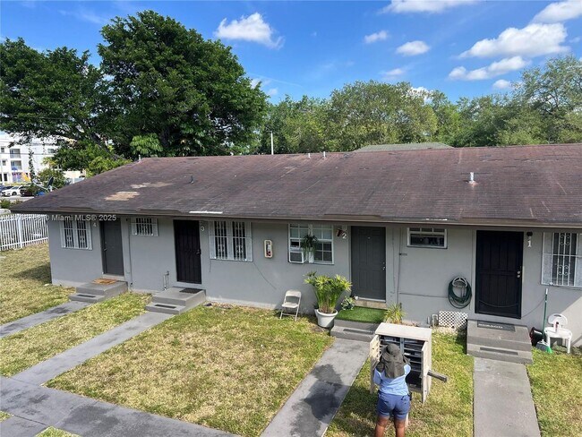 Foto del edificio - 5100 NW 23rd Ave