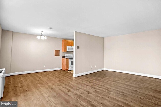 Building Photo - 1005 Chillum Rd