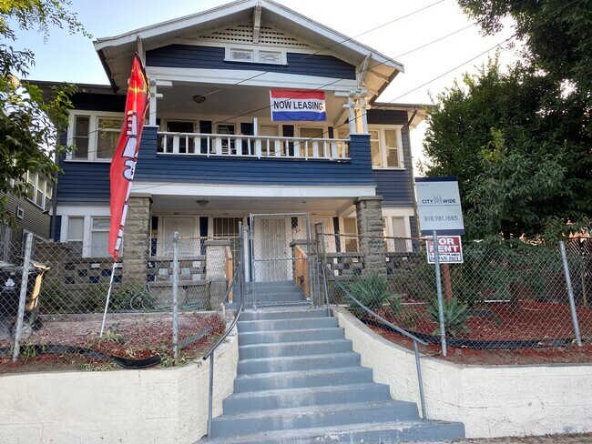 Foto del edificio - 2112 E 4th St
