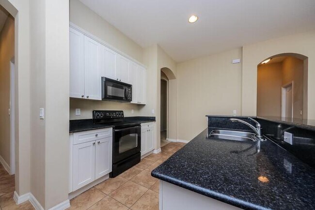 Foto del edificio - 12959 Runswick Ave
