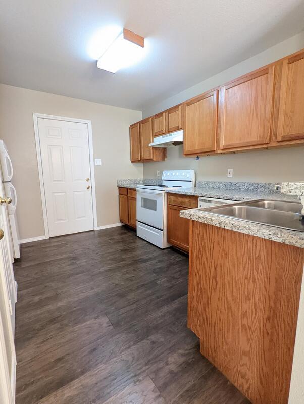 Foto del edificio - 10240 Peterson Rd