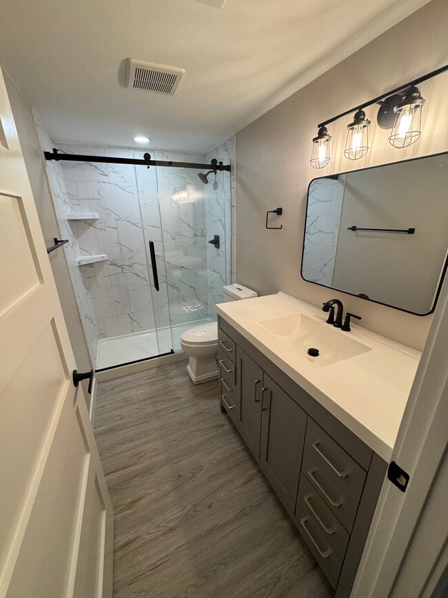 Foto del edificio - 2740 W Glenpark Dr