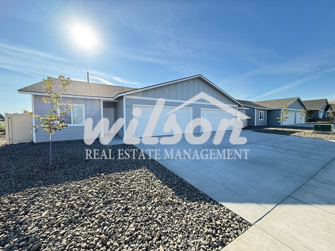 Primary Photo - 2503-2505 S 47th Ave