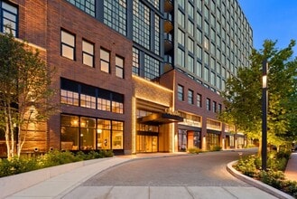 Building Photo - Colette