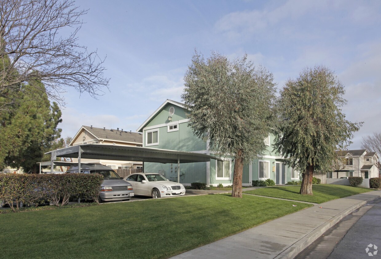 Building Photo - 1000-1020 Del Rio Ct