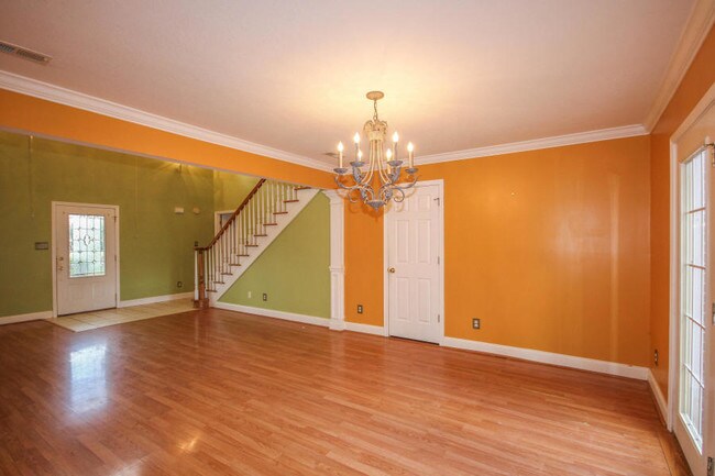 Building Photo - 204 Westwood Dr