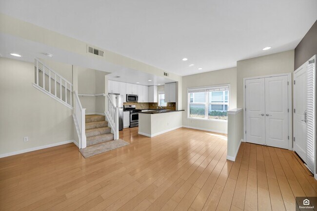 Foto del edificio - 769 Bryn Mawr Ct
