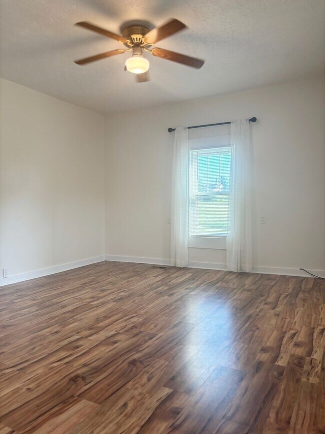 Foto del edificio - Maryville 37803 - 1 bedroom, 1 bath home  - Contact Jeremy Logan 865-307-2273