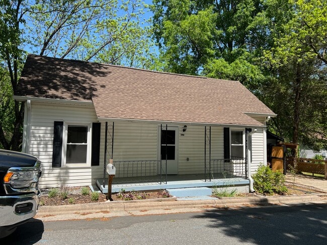 Building Photo - 346 Nesbit Ave