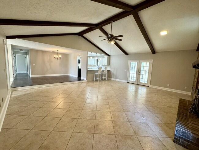 Foto del edificio - 130 Derby Woods Dr
