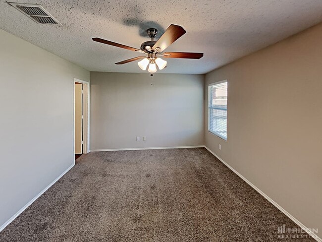Building Photo - 4112 Gray Fox Dr