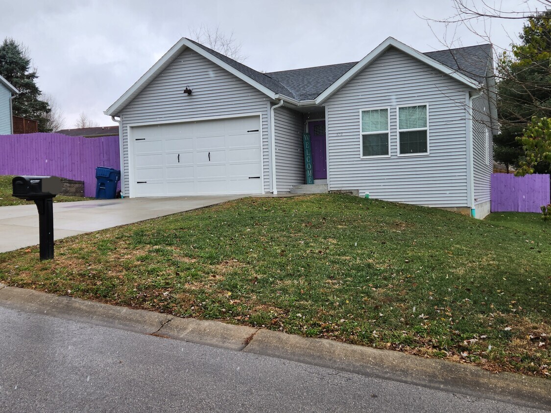 373 W Custer Sq, Ellettsville, IN 47429 House Rental in Ellettsville