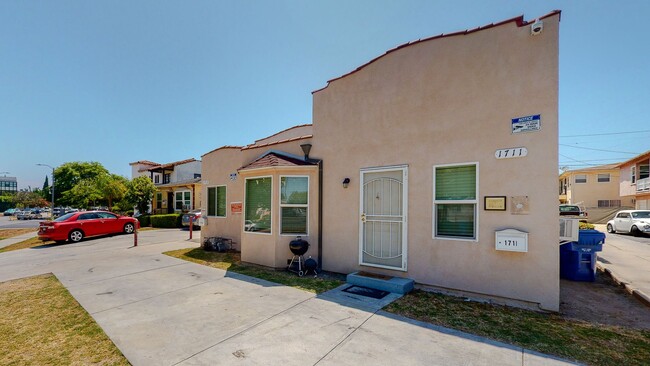 Foto del edificio - 1711-1713 Redondo Blvd